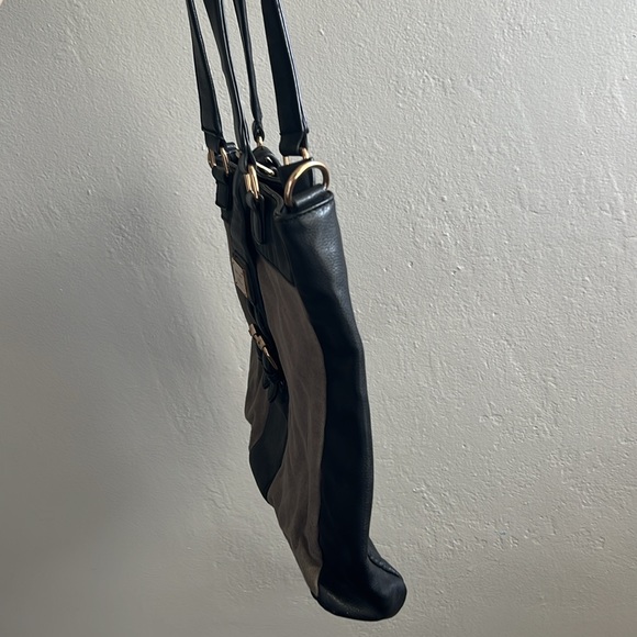 Coco + Carmen Shoulder Bag - Picture 7 of 8